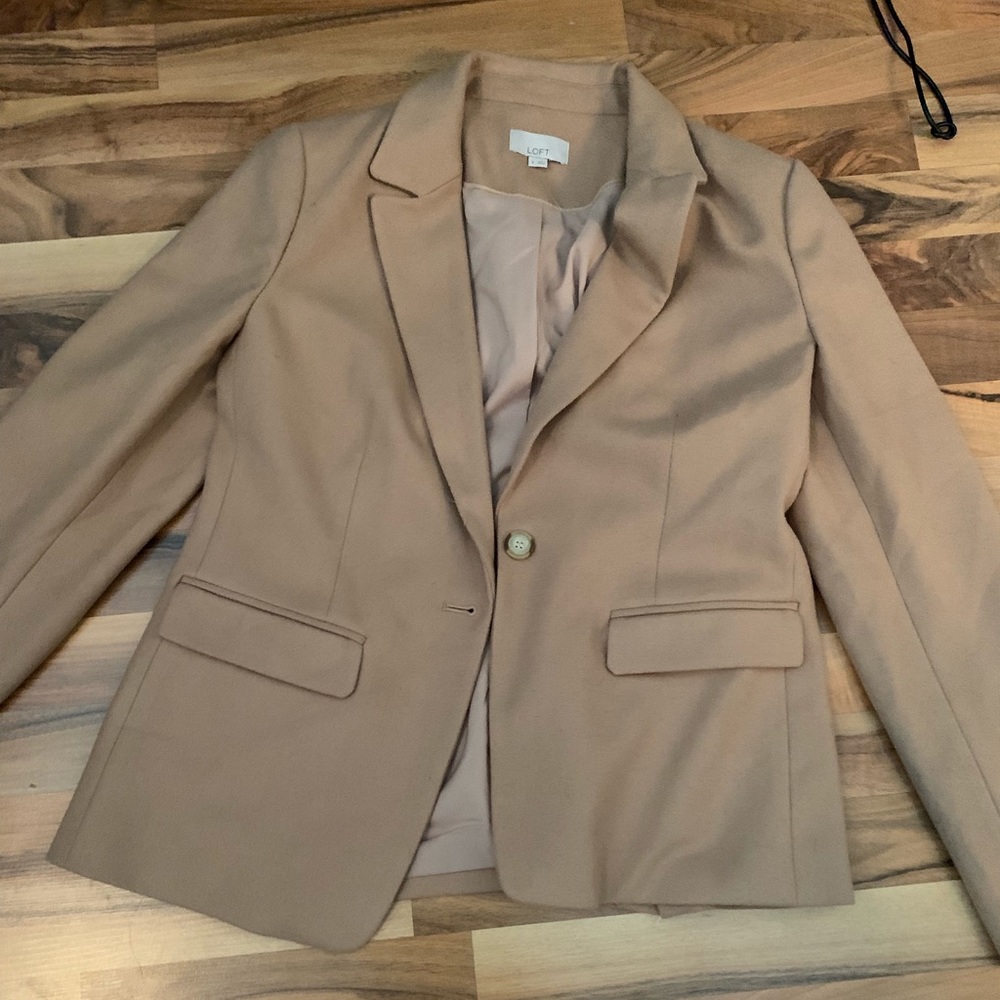 The Loft Camel Blazer , size 8 Never Worn.